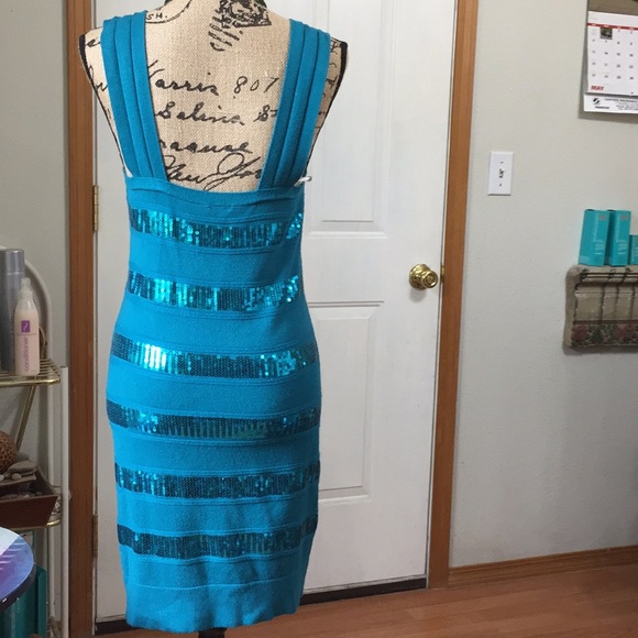 Sequence Guess soft Teal Dress - Picture 2 of 3